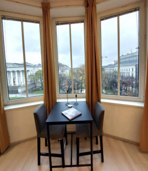 2 separated apts in 1 price! Unique downtown views